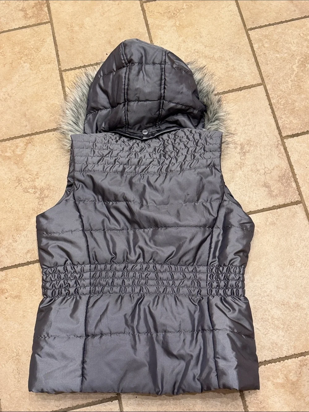 New Directions Women’s Hooded Puffer Vest with removable hood in Gray size M